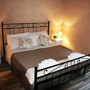Apartament House Colosseo 
